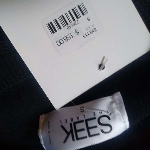 🆕 SEEK The Label Asymmetrical Ruffle Sleeve Boho Sweater Black Small - Picture 6 of 6